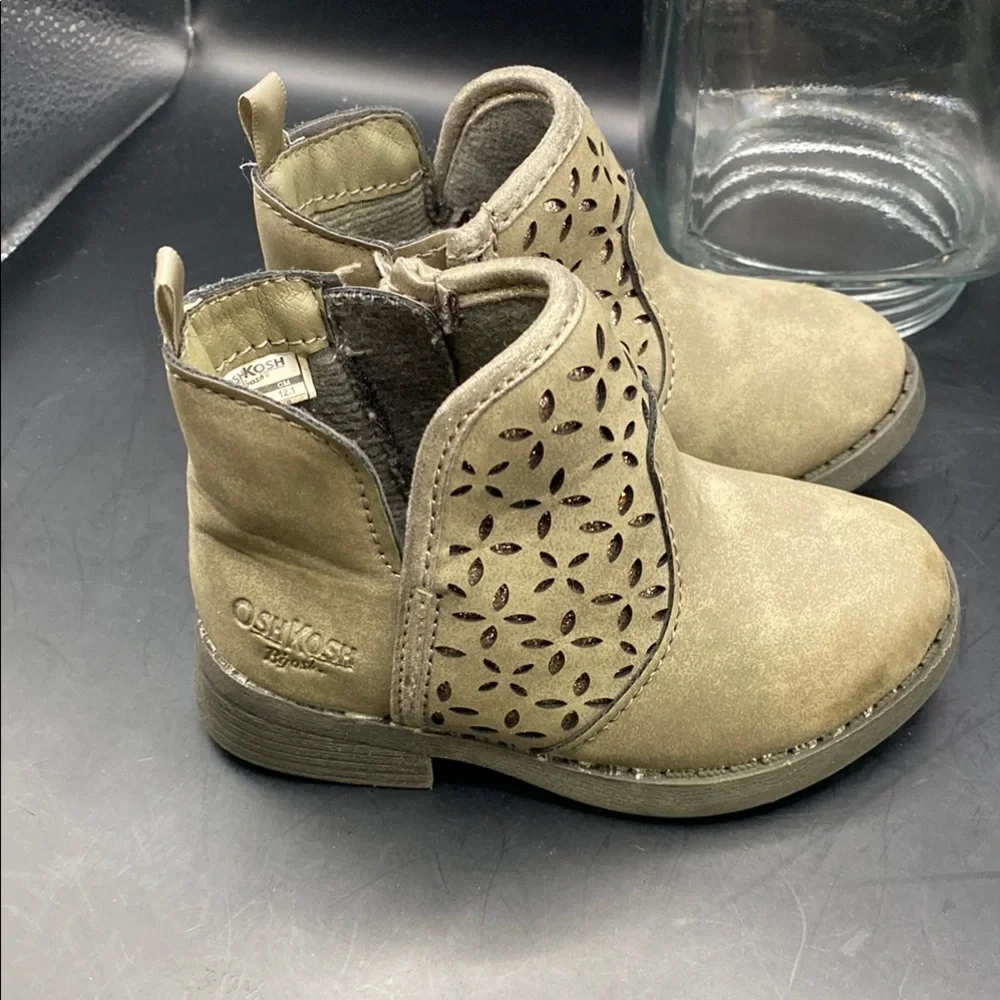 OshKosh B’gosh Toddler Girls Tan Ankle Boots Size 5M Side Zip Floral Cutout